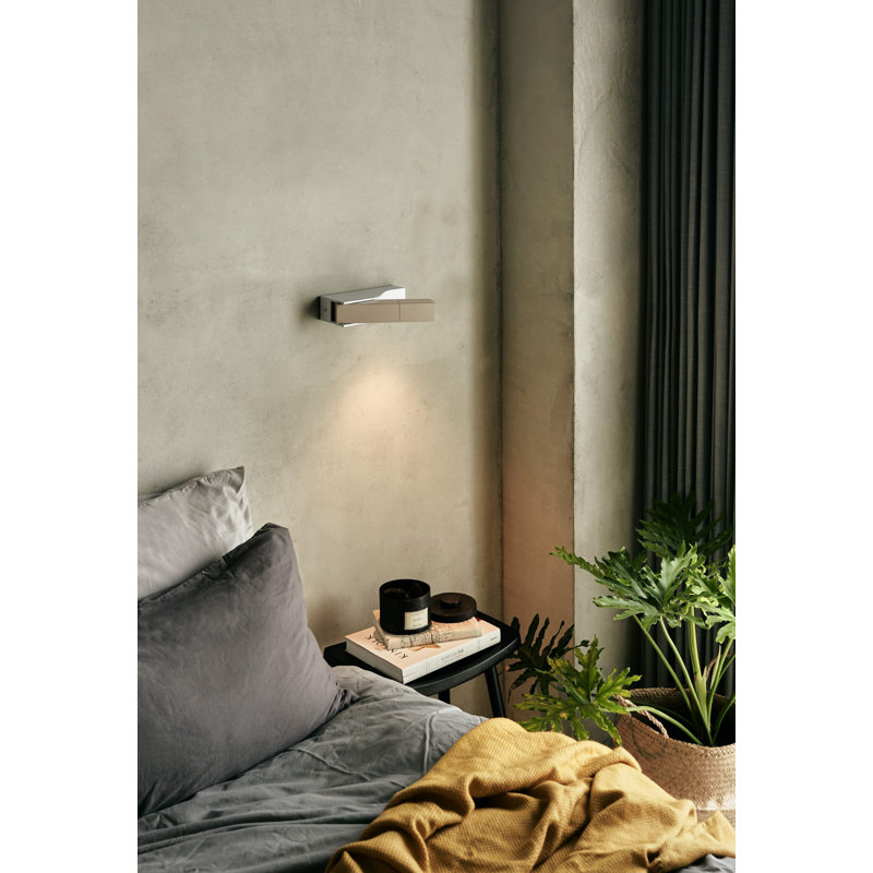 WÚ 1 - Light Armed Sconce, Oatmeal/Matte White