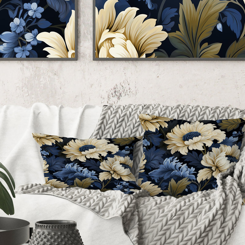 Coussin décoratif imprimé damassé beige et bleu, H 18 po x l 18 po