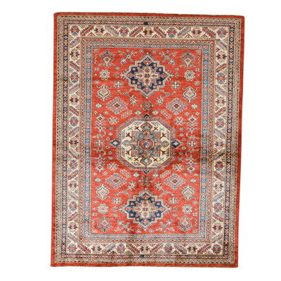 Tapis unique rouge, ivoire et bleu de 4 pi 11 po x 6 pi 7 po