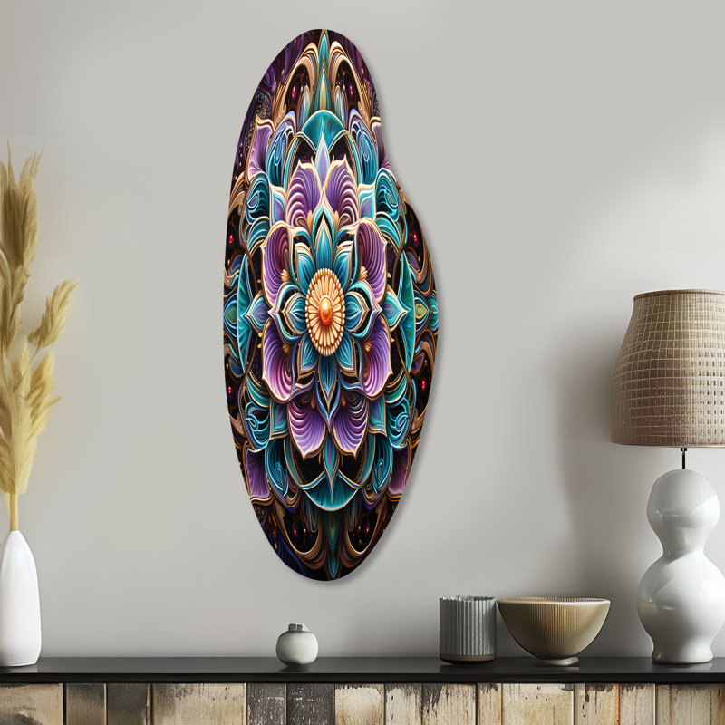 «Tonilyn - Boho Mandala», art mural asymétrique en métal incurvé, H 38 po x l 15 po