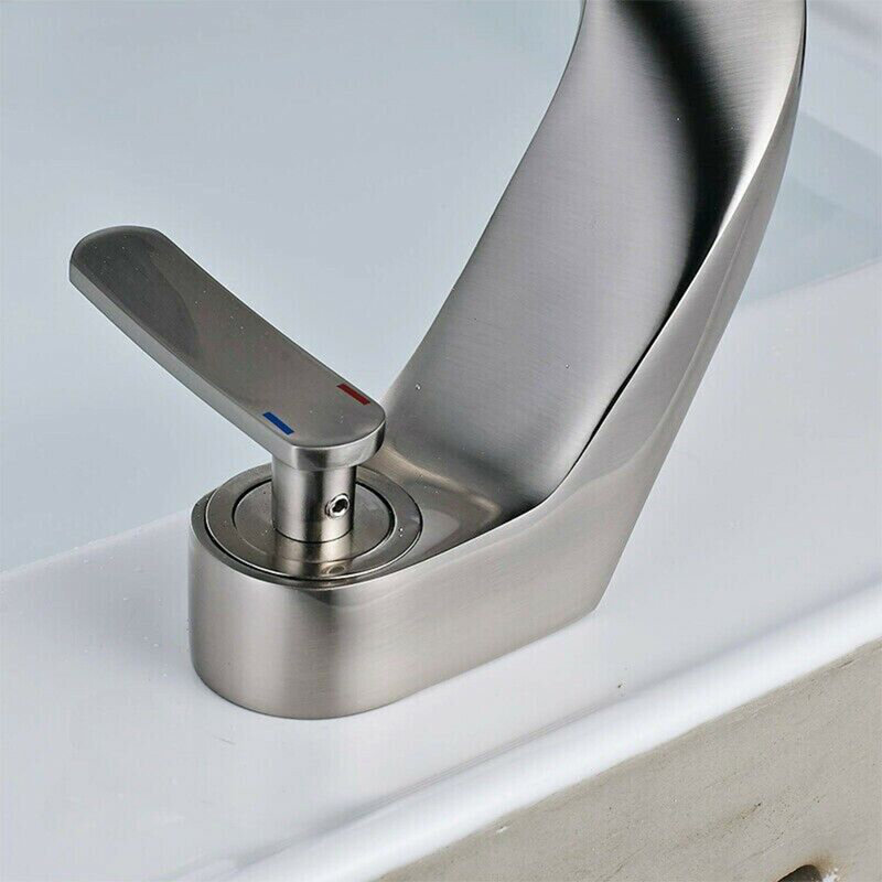 Single-Hole Single-handle Bathroom Faucet