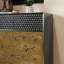 Armoire d'entrée en bois massif de style Mid-Century