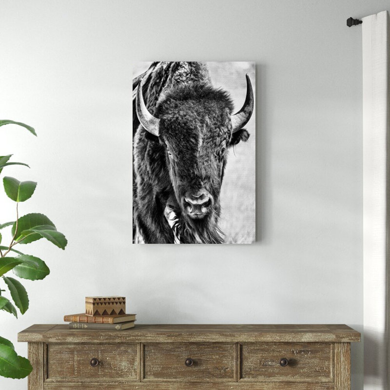 «Buffalo Portrait» par Phburchett - Photographie sur toile tendue, H 36 po x l 24 po