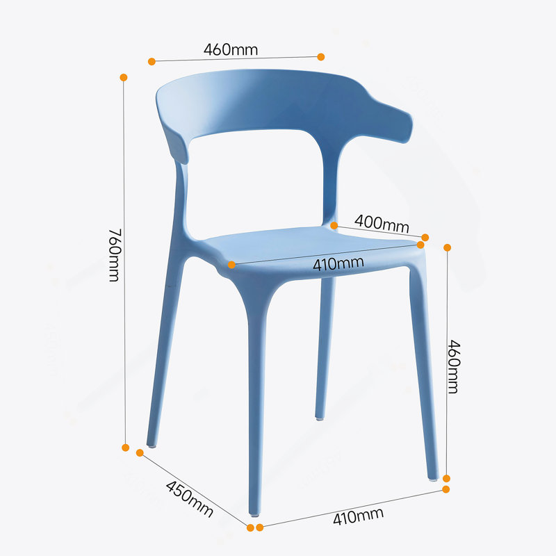 Un ensemble de 4 chaises empilées, Bleu
