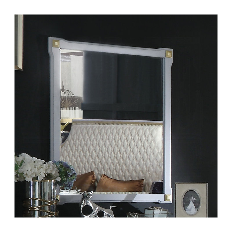 Miroir House, Gris