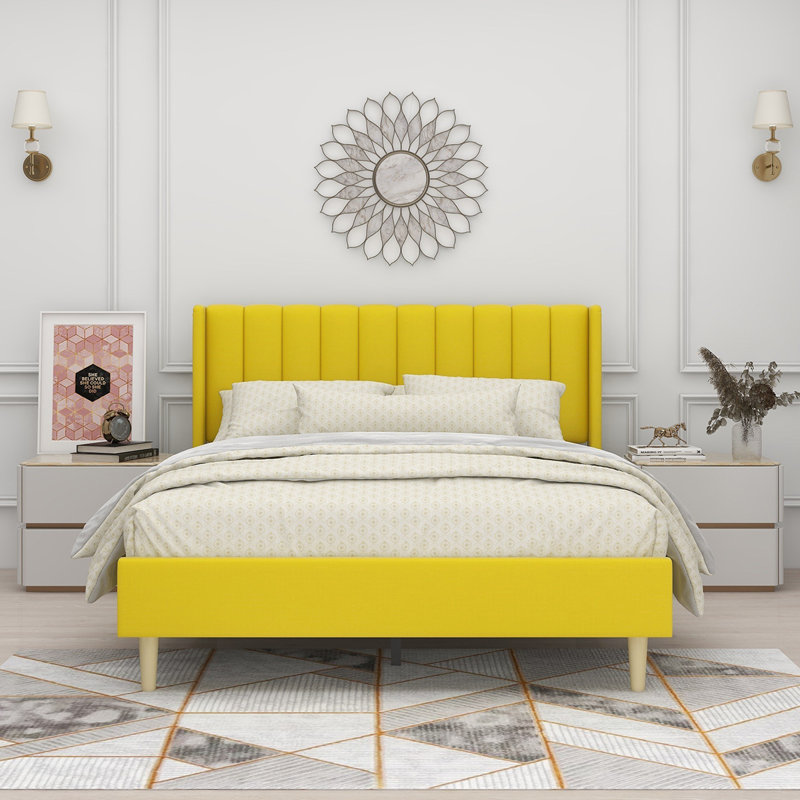 Lit plateforme tapissier avec tête de lit à oreilles Eriksay, Velours jaune, Grand