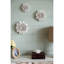 Décoration murale fleur en céramique faite à la main en crème - Pièce fascinante et captivante-1195364906