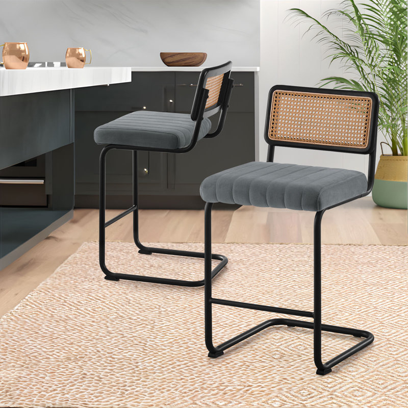 Tabouret rembourré en velours Krickelin, Tabouret de comptoir (siège d'une hauteur de 26 p, Noir, Gris