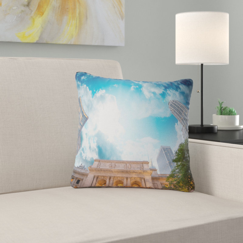 Bibliothèque publique de New York - Coussin imprimé paysage urbain, 16 po x 16 po, Coussin décoratif
