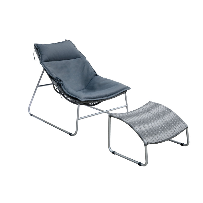 Chaise de patio avec coussins et repose-pieds Cecilia