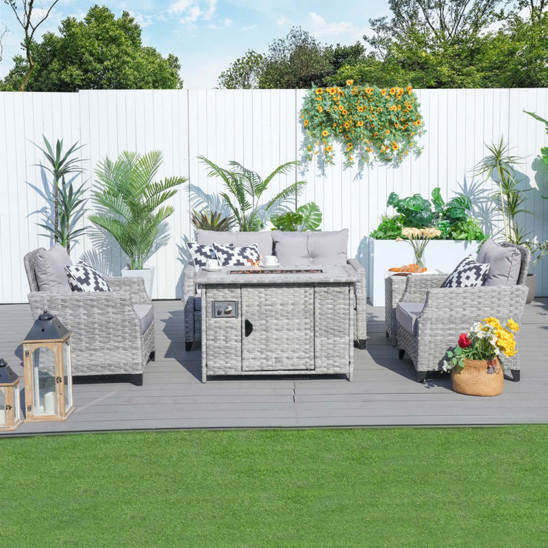 Ensemble de patio complet 5 pièces avec coussins