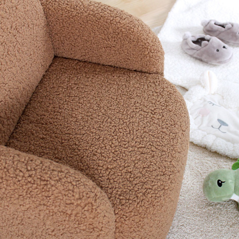 Fauteuil à oreilles pour enfant, couleur café, 20,1 po x 18,5 po x 20,9 po | Revêtement 100% fausse fourrure, éponge orthopédique 2,8 po pour le confort | Pieds en bois robustes, design bohémien et scandinave, parfaits pour les salles de jeux et les