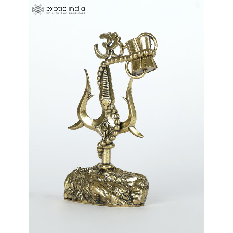 4 petits trishul stylisés avec damru et om laiton statue de laiton doré