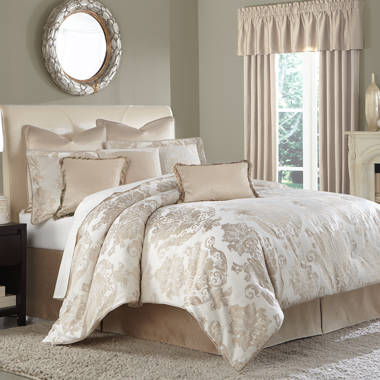 Michael Amini Luxembourg Comforter Set Creme — Grayson Living