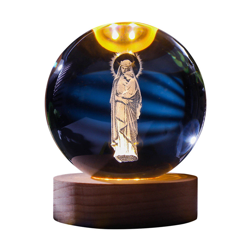 Figurine de veilleuse gravée en cristal, I