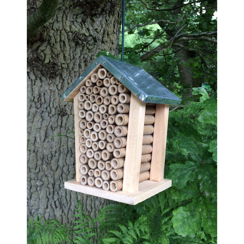 Nisse Hanging Bumblebee House