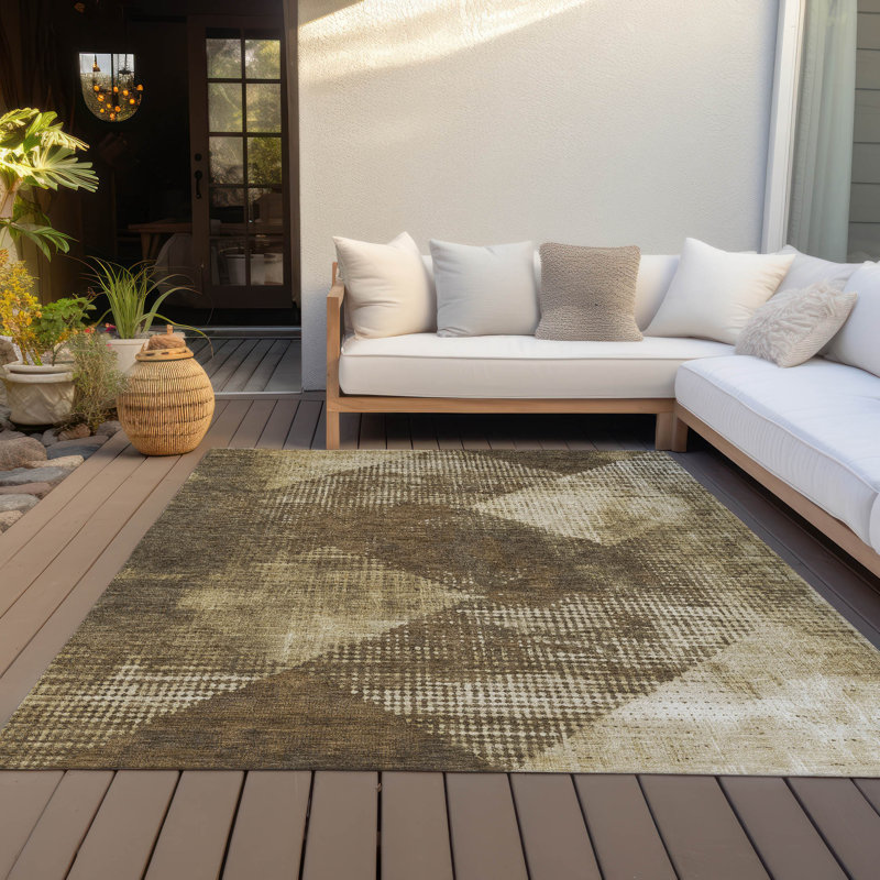 Brown Geometric Pattern 3' x 5' Synthetic Indoor/Outdoor Rug