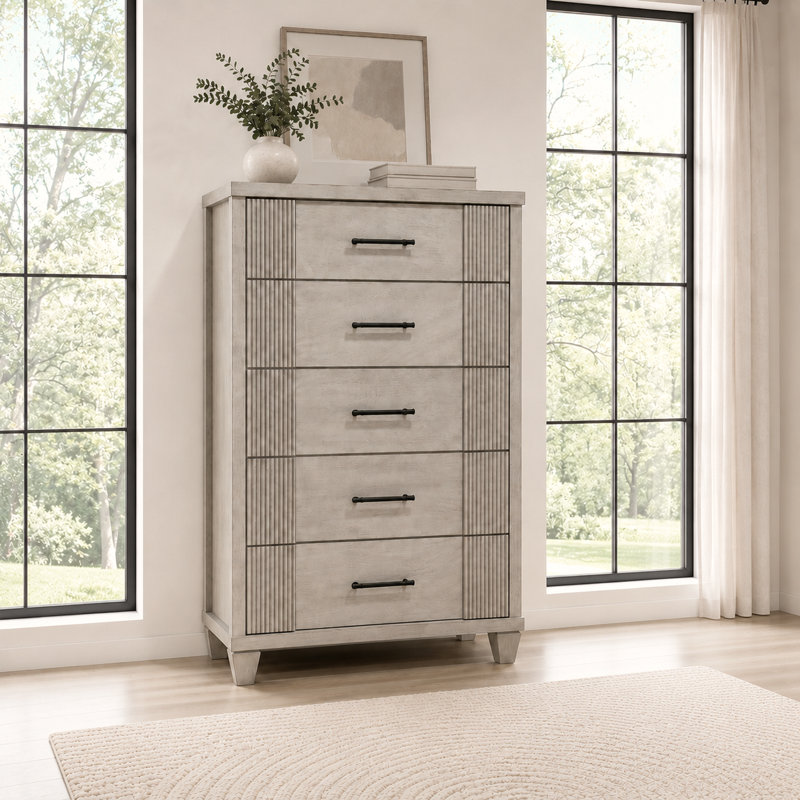 Shalyce Mid-Century Modern 28.7" W Solid Wood 5 Drawer Chest, Antique White