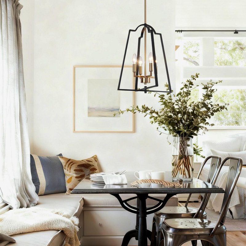 Lustre classique à 4 lumières avec cadre en métal noir Marval (ensemble de 1)