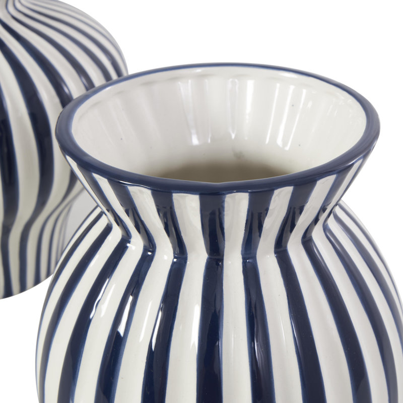 Vase décoratif en céramique bleu rayé avec formes variées, ensemble de 2