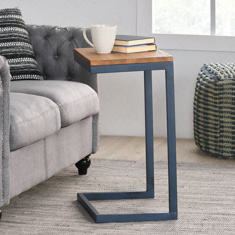 Grande table d'appoint, 25.5" H x 18.25" L x 12.75" W