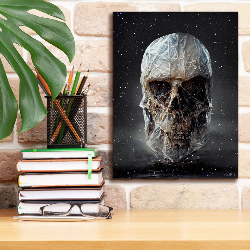 «Cosmo Skull» par Ben Heine, H 16 po x l 12 po x P 0,75 po