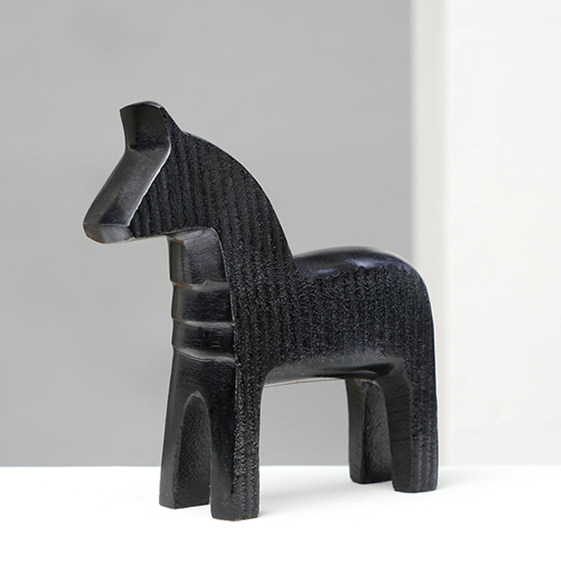 Sculpture cheval noir côtelé noir - figurine d'animal de table contemporaine en aluminium, 6,8 x 2,4 x 6,8 po