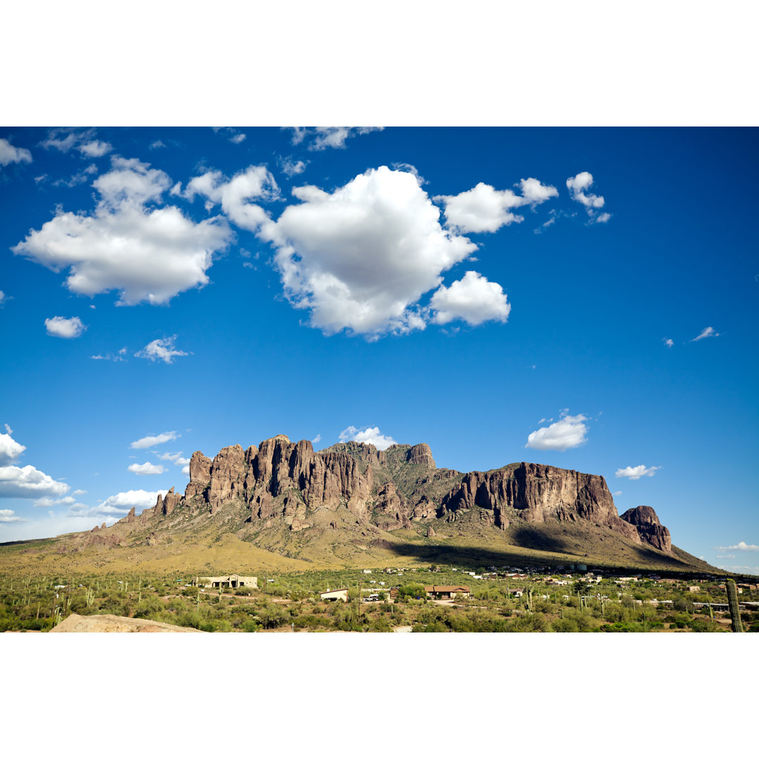 Superstition Mountains Arizona von contrastaddict - Leinwand Kunstdrucke