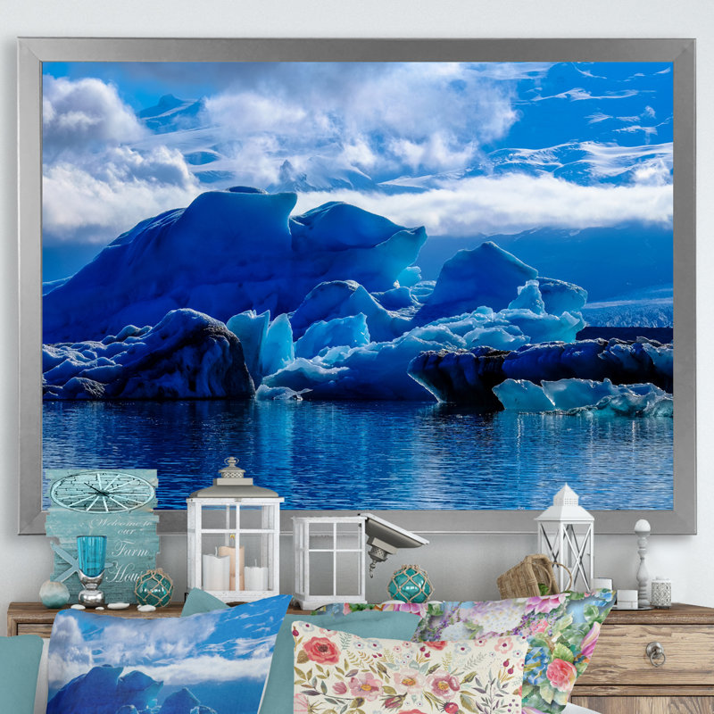 Impression sur toile Icy Alaskan Wilderness III, H 24 po x l 32 po x P 1 po, Cadre photo argenté