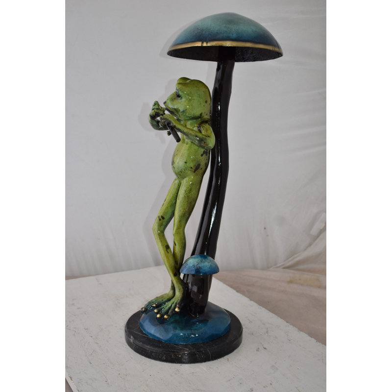 Statue bronze de la grenouille verte Adae jouant de la flûte en bronze Taille: 14 po x 12 po x H 27 po