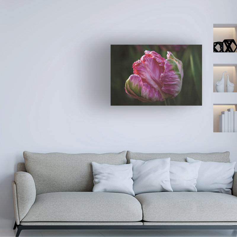 "Tulipe rose exotique" sur toile, H 12 po x l 19 po