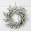Couronne de Noël artificielle en pin lourdement floqué - 16,5 po - non éclairé