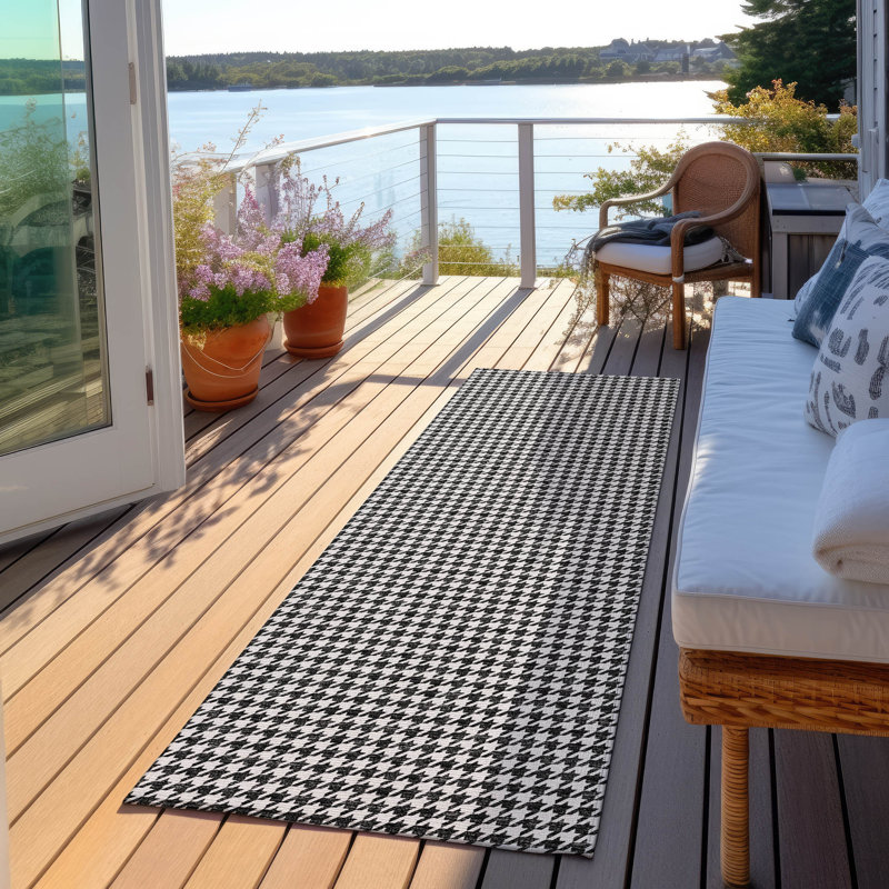 Loreen Washable Houndstooth Indoor / Outdoor Rug, Runner 2'3" x 7'6"