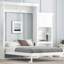 Grand lit, tablettes à persiennes blanches, conception durable en pin et peu encombrant