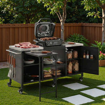 Grand îlot de cuisine pour l'extérieur avec plateau en acier inoxydable, table de préparation escamotable, tablettes réglables et support à épices