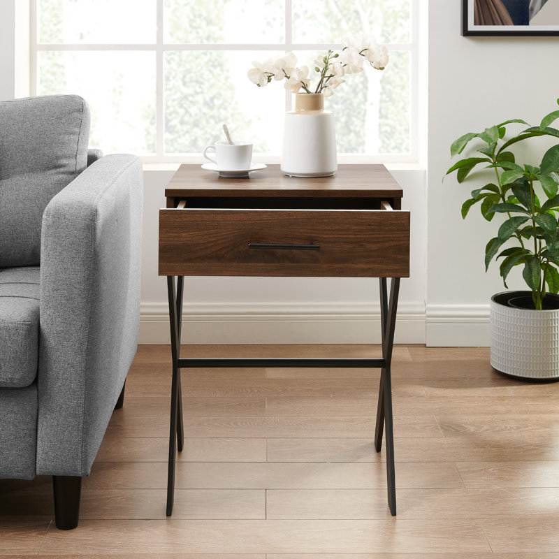 Table de bout Neneh, Noyer foncé