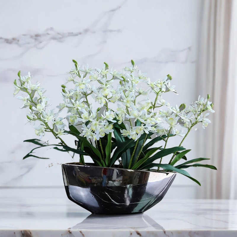 Décoration florale simulée, Blanc
