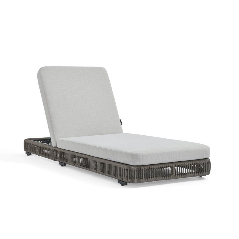 Chaise longue réglable près de la piscine Presley avec corde tissée, coussin épais et structure en fer robuste pour la détente à la piscine, à la plage ou au patio