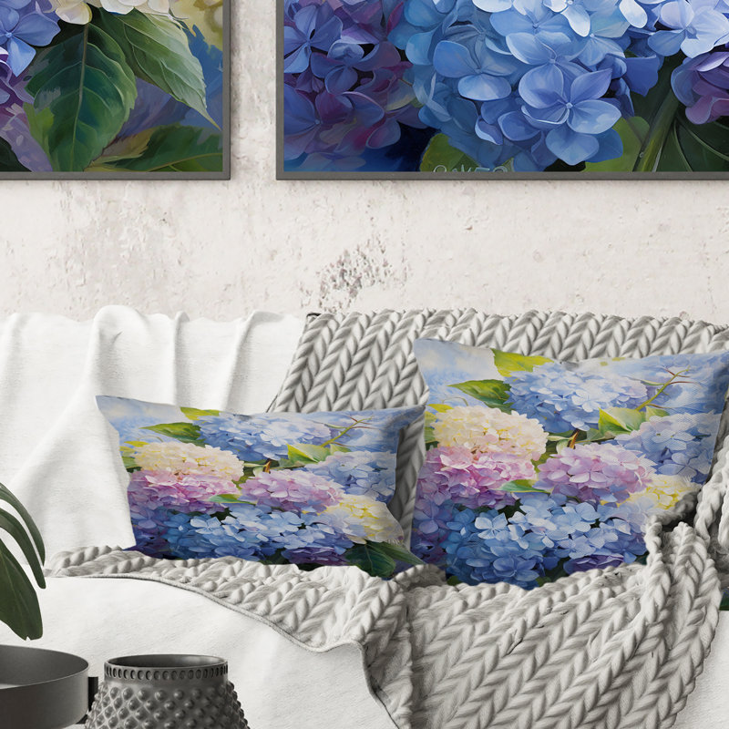 Coussin décoratif imprimé hortensias bleu et mauve