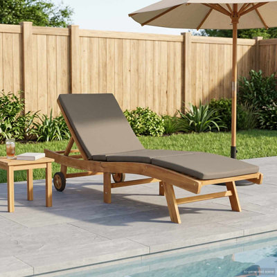 Outdoor Lounge Chair