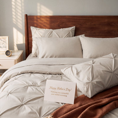Bedsure King Burgundy Pintuck Bed-in-a-Bag - Beige Pinch Pleat Comforter Set with Sheets, Pillowcases & Shams (Set of 7)