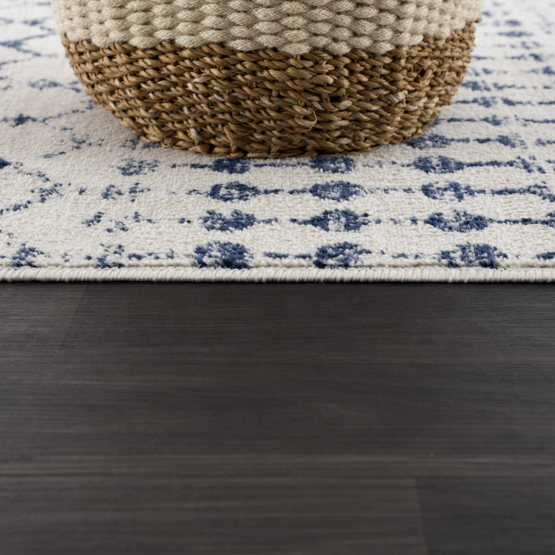 Dounia Transitional Performance Blue Area Rug, Round 6'7"