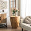 Table basse à la mode en forme de seau - faite de matériaux de qualité, 20,8 po x 20,8 po x 23,54 po, 220 lb de charge, option de rangement, surface classique facile à nettoyer pour le bois massif