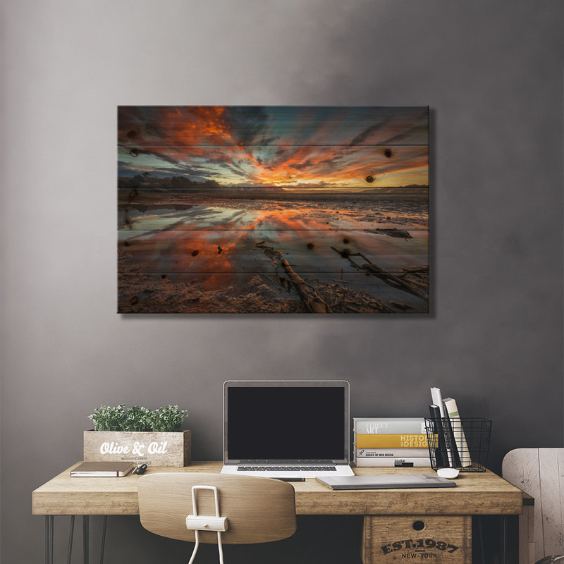 «Fire in the Sky» par Sergio Lanza - Estampe numérique sur toile tendue avec châssis, H 26 po x l 40 po x P 1,5 po, Bois