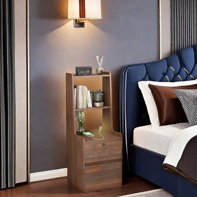 Table de chevet intelligente avec veilleuse à commande vocale, prise de courant et ports de charge USB, armoire de rangement verrouillable et tablettes ouvertes, table de chevet moderne en bois pour la chambre à coucher