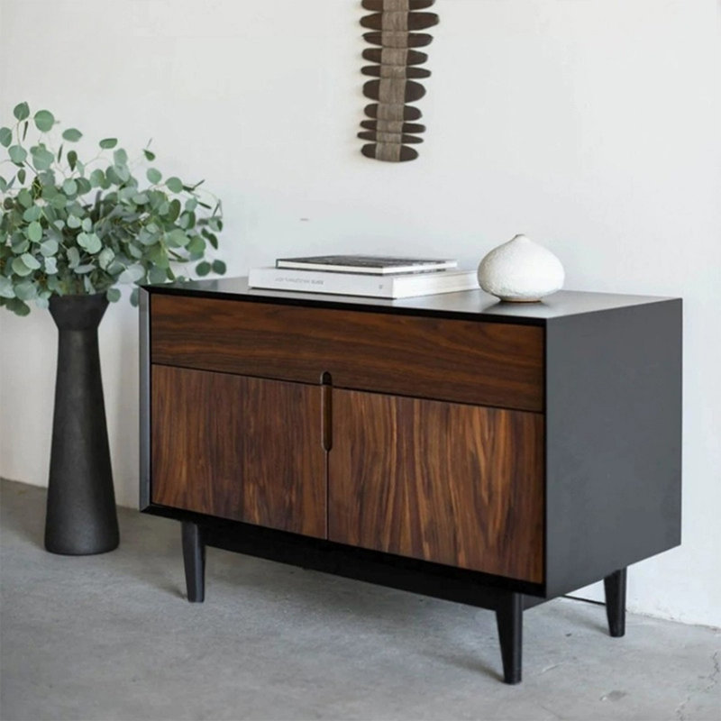 Buffet en bois de noyer noir