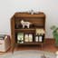 Station d'alimentation pour chien avec bols et chien