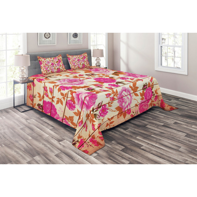 Farmhouse / Country Floral Coverlet