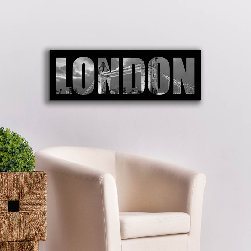«London City Photos Black and White» par Mark Ashkenazi, art mural sur toile, H 12 po x l 36 po