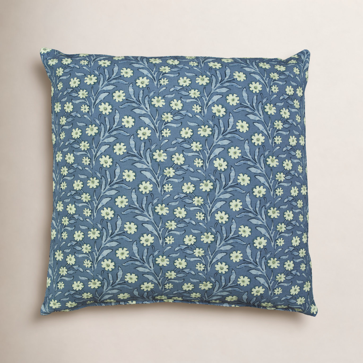 Calluna 22" x 22" Accent Pillow, Blue
